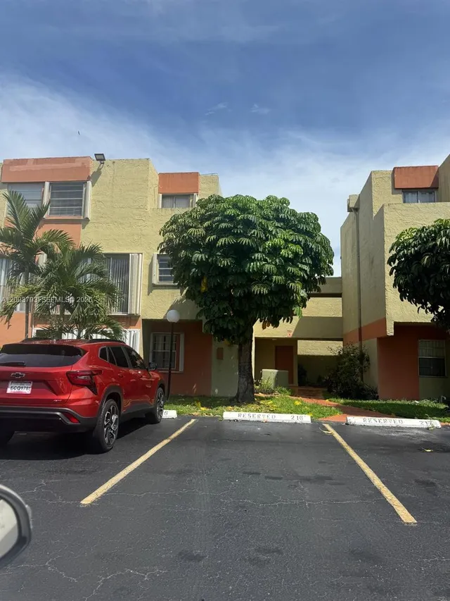 2-bedroom rental at 9321 SW 4th Street #215C, Miami