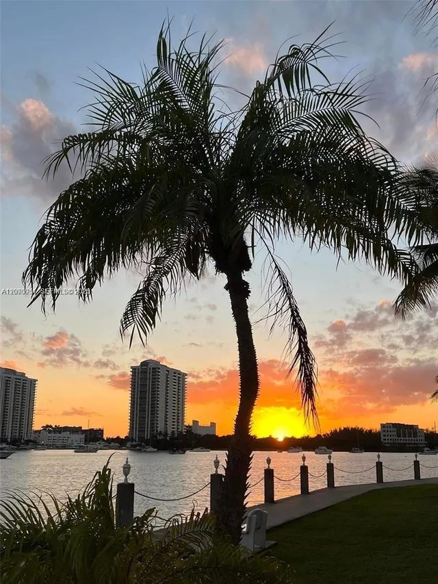 1-bedroom rental at 3010 Marcos Drive #R205, Aventura