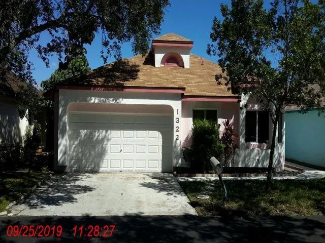 3-bedroom home at 1322 E GLEN OAK Road, North Lauderdale