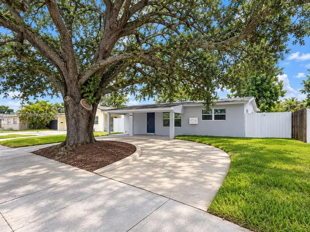 4-bedroom home at 6831 Sheridan Street, Hollywood