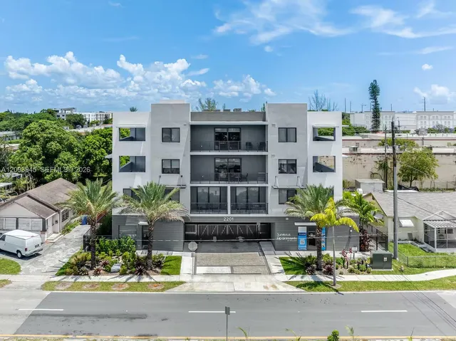 3-bedroom rental at 2201 Polk Street #308, Hollywood