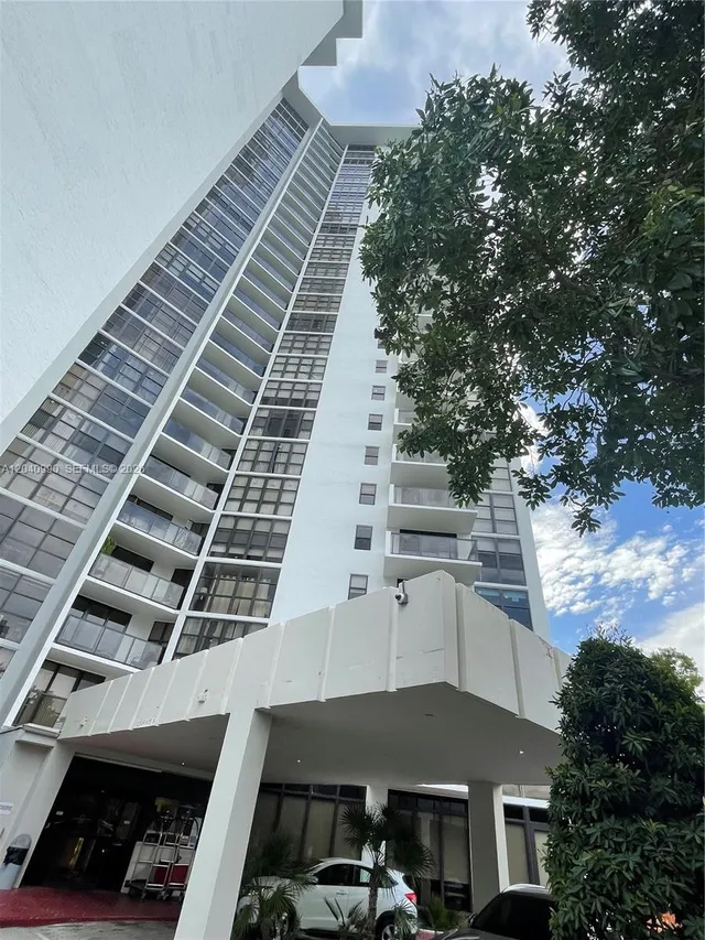 2-bedroom rental at 18181 NE 31st Court #305, Aventura