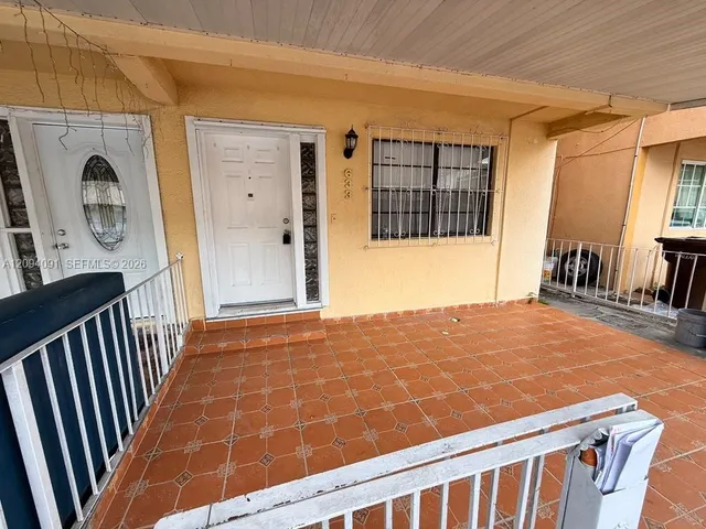 3-bedroom rental at 633 W 68th Street #633, Hialeah