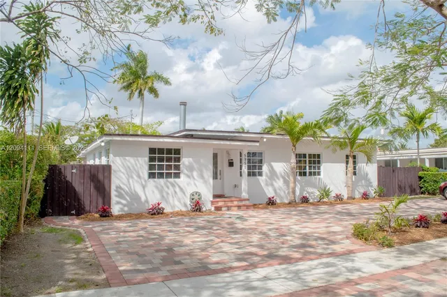 4-bedroom rental at 5951 SW 46th Terrace, Miami