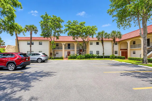2-bedroom home at 453 Lake Frances Drive, West Palm Beach