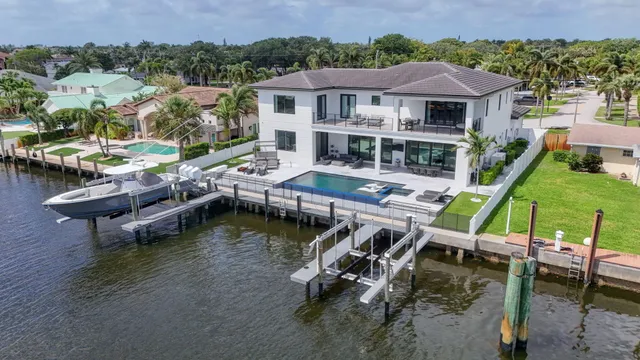 4-bedroom home at 824 Shore Drive, North Palm Beach