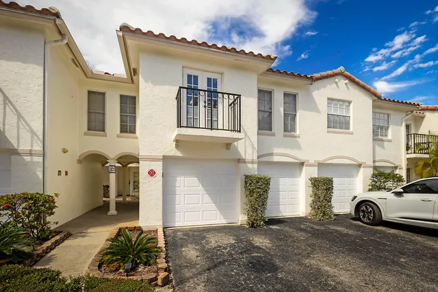 1-bedroom home at 1105 Lake Shore Drive #205, Lake Park