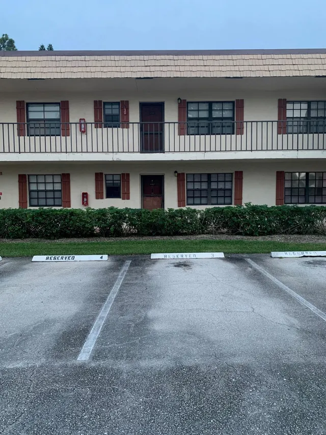 2-bedroom rental at 4467 OAK TERRACE Drive, Greenacres