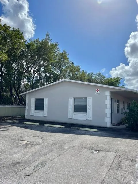 2-bedroom rental at 220 SW 8TH Street #2, Fort Lauderdale