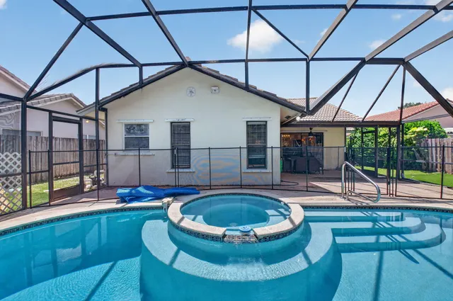 3-bedroom rental at 7523 Silver Woods Court, Boca Raton