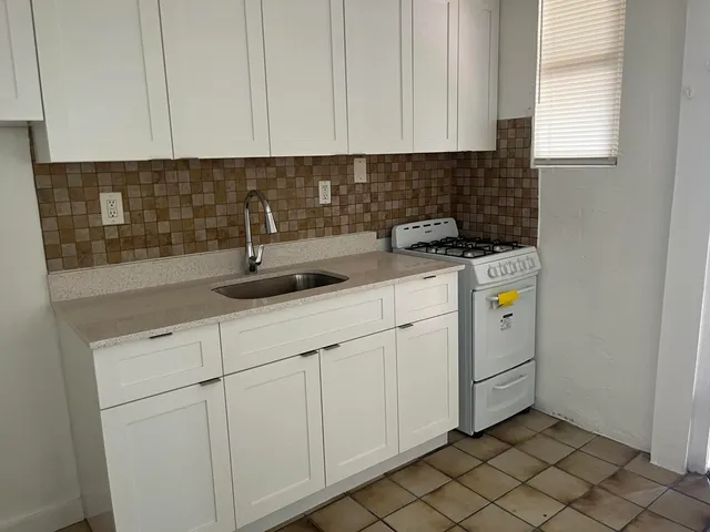1-bedroom rental at 1844 TAFT Street #1-5, Hollywood