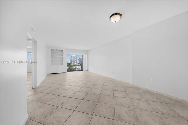 1-bedroom home at 400 Kings Point Drive #1427, Sunny Isles Beach
