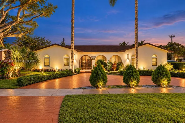 4-bedroom home at 19901 Highland Lakes Boulevard, Miami