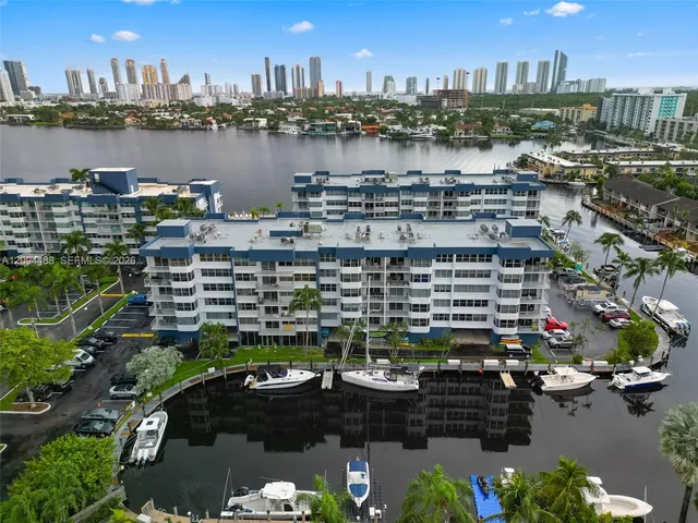 1-bedroom home at 16565 NE 26th Avenue #4D, North Miami Beach