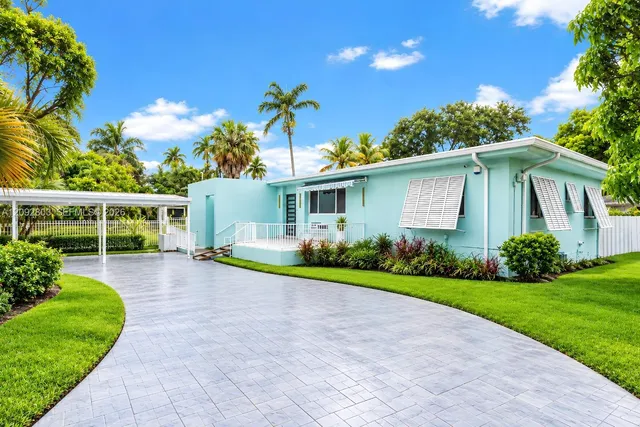 4-bedroom home at 405 NE 150th Street, Miami