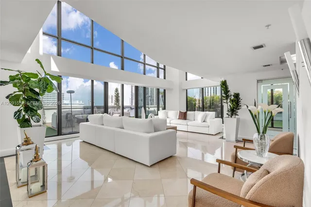 4-bedroom home at 100 N Federal Highway #1, Fort Lauderdale