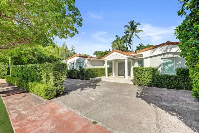4-bedroom rental at 4726 Alton Road, Miami Beach