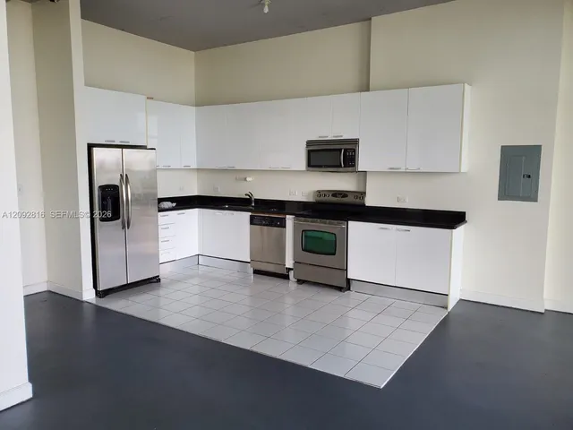 1-bedroom rental at 2100 Van Buren Street #411, Hollywood