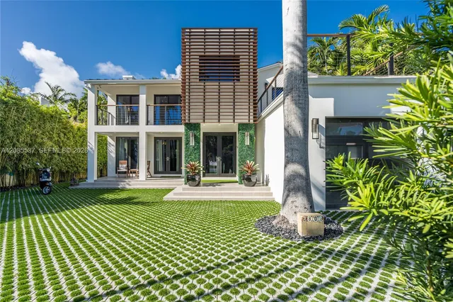 5-bedroom rental at 2802 Prairie Avenue, Miami Beach