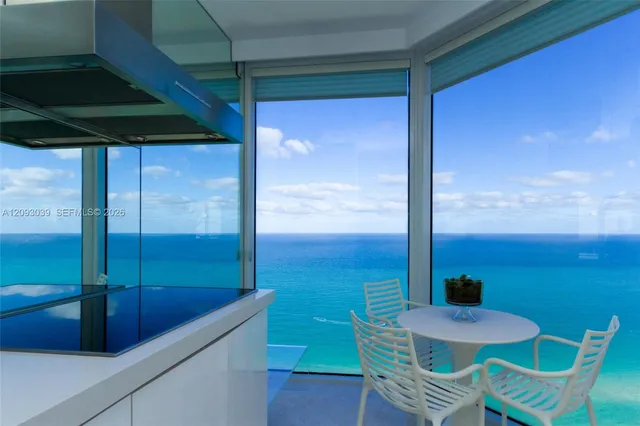 3-bedroom rental at 4775 Collins Avenue #3203, Miami Beach
