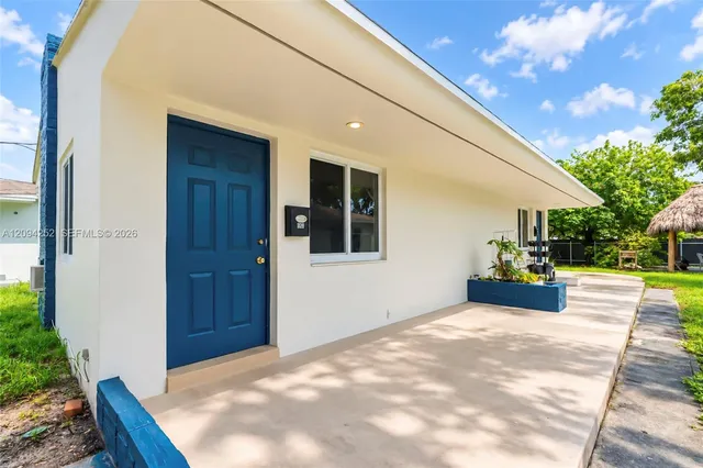 1-bedroom rental at 123 SE 2nd Avenue #1, Hallandale Beach