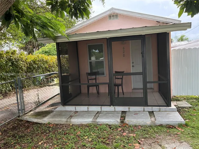 1-bedroom rental at 616 SW 8th #620, Homestead