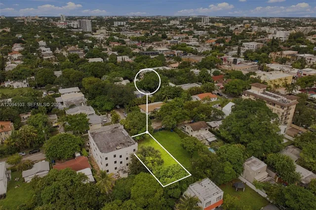 Land at 1001 SW 15th Avenue, Miami