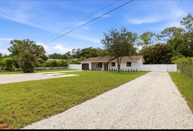 3-bedroom home at 15409 Los Angeles Drive, Loxahatchee