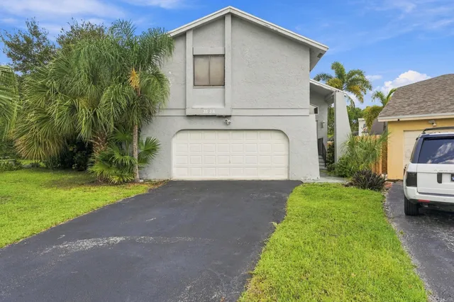 3-bedroom home at 3528 NW 73RD Way, Coral Springs