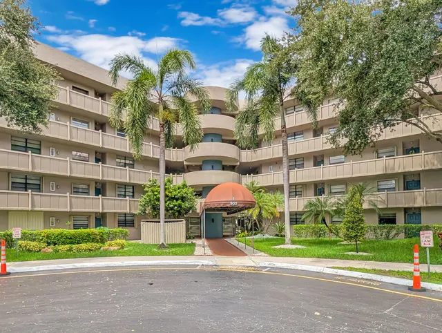 1-bedroom home at 900 Colony Point Circle #205, Pembroke Pines