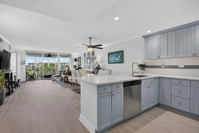 3-bedroom home at 2901 S Palm Aire Drive #610, Pompano Beach