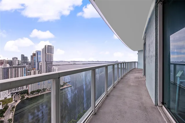 2-bedroom home at 1900 N Bayshore Drive #3604, Miami