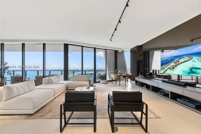 4-bedroom home at 1000 Biscayne Boulevard #3502, Miami