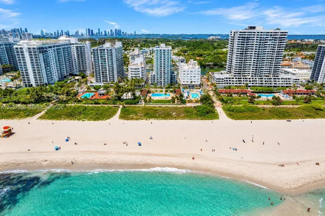 1-bedroom home at 2457 Collins Avenue #1502, Miami Beach