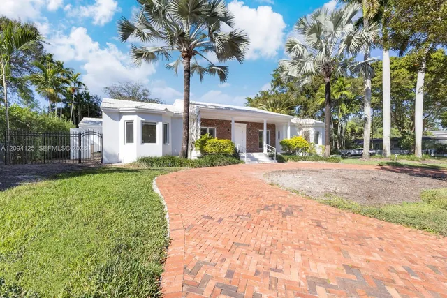 3-bedroom rental at 4404 Alhambra Circle, Coral Gables