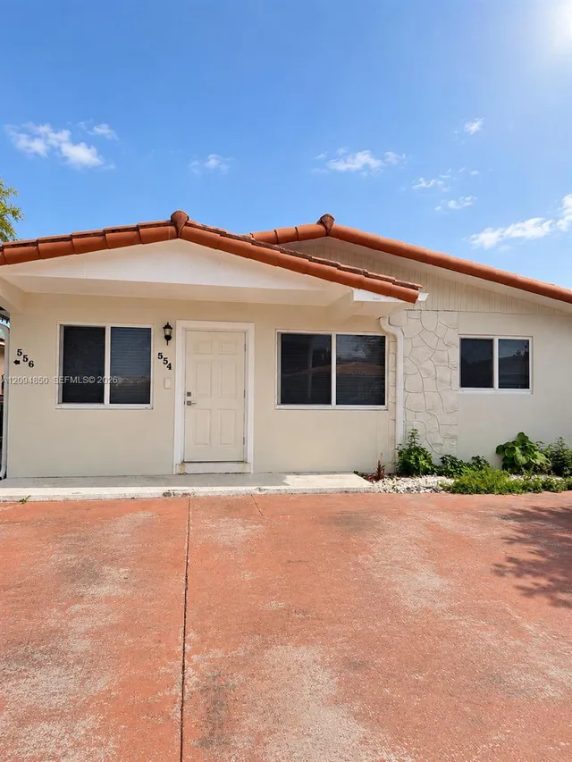3-bedroom rental at 554 E 10th Street #554, Hialeah