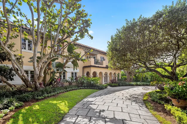 8-bedroom home at 124 Brazilian Avenue, Palm Beach