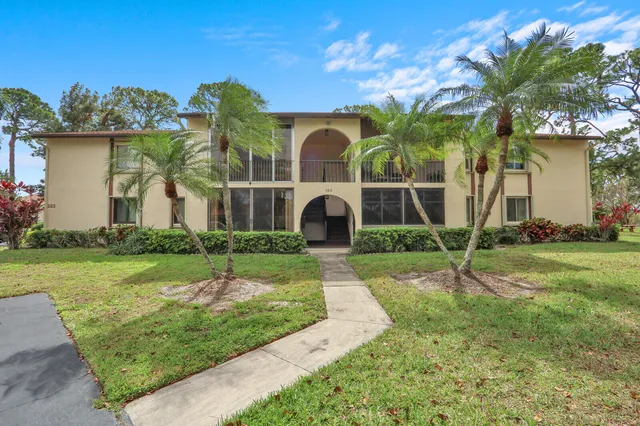 2-bedroom home at 323 KNOTTY PINE Circle #A-2, Greenacres