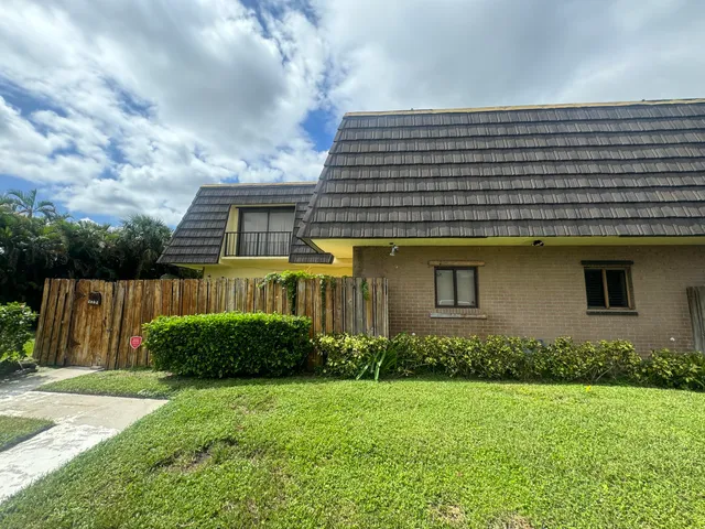 2-bedroom rental at 4664 Cherry Road, West Palm Beach