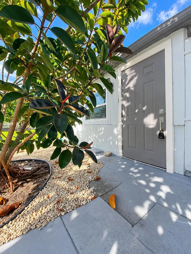 1-bedroom rental at 115 Walker Avenue #Unit d, Greenacres