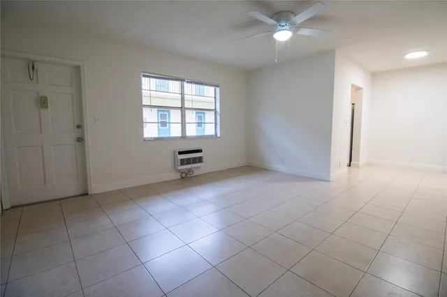 1-bedroom rental at 2537 LINCOLN Street #3, Hollywood