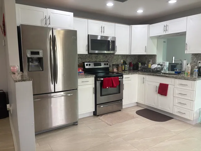 2-bedroom rental at 6810 NW 26TH Street, Sunrise