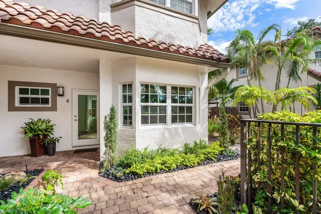3-bedroom rental at 620 NE 9TH Avenue #4, Fort Lauderdale