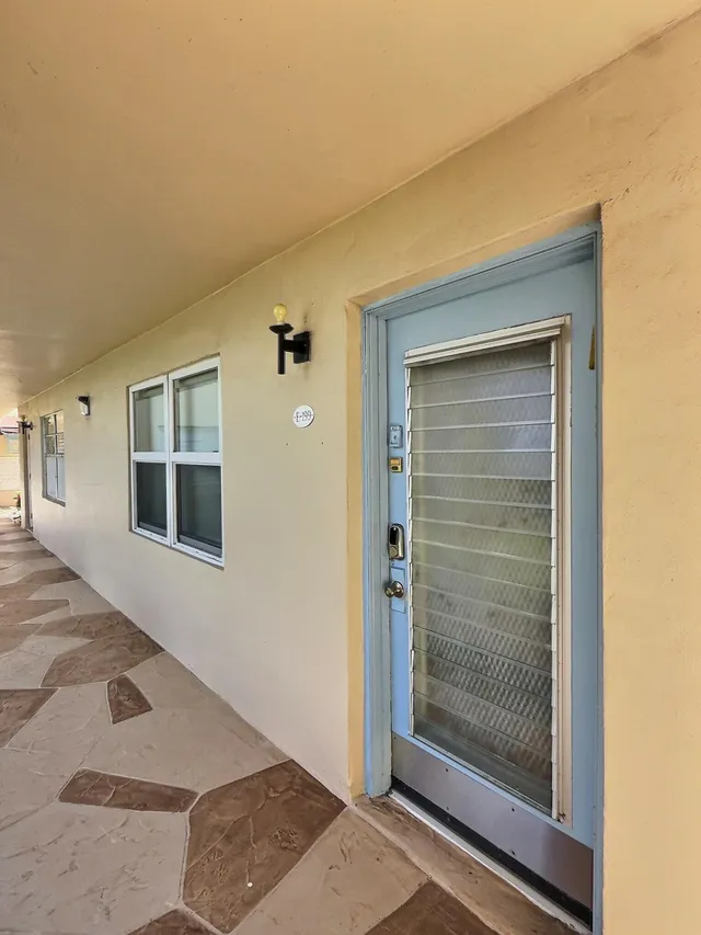 1-bedroom rental at 199 Burgundy E, Delray Beach