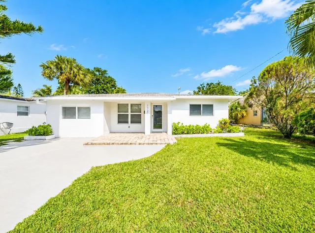 4-bedroom rental at 1721 N 16TH Court, Hollywood