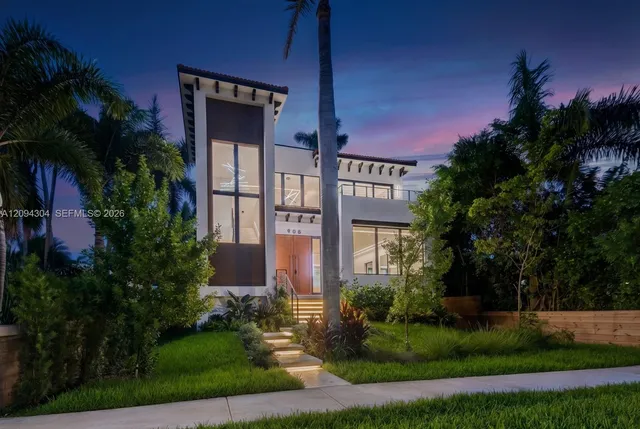 4-bedroom home at 908 Tyler Street, Hollywood