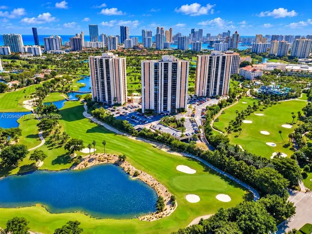 1-bedroom home at 20301 W Country Club Drive #1025, Aventura