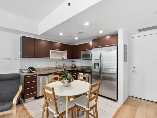 1-bedroom home at 950 Brickell Bay Drive #1208, Miami