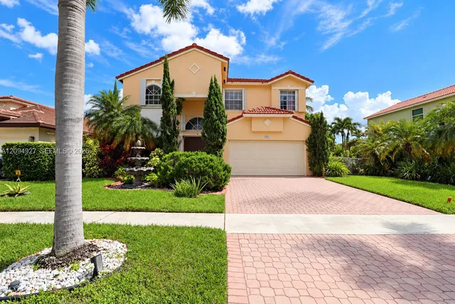 5-bedroom home at 1021 NW 185th Avenue, Pembroke Pines