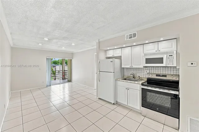 1-bedroom home at 2700 Riverside Drive #302-B, Coral Springs